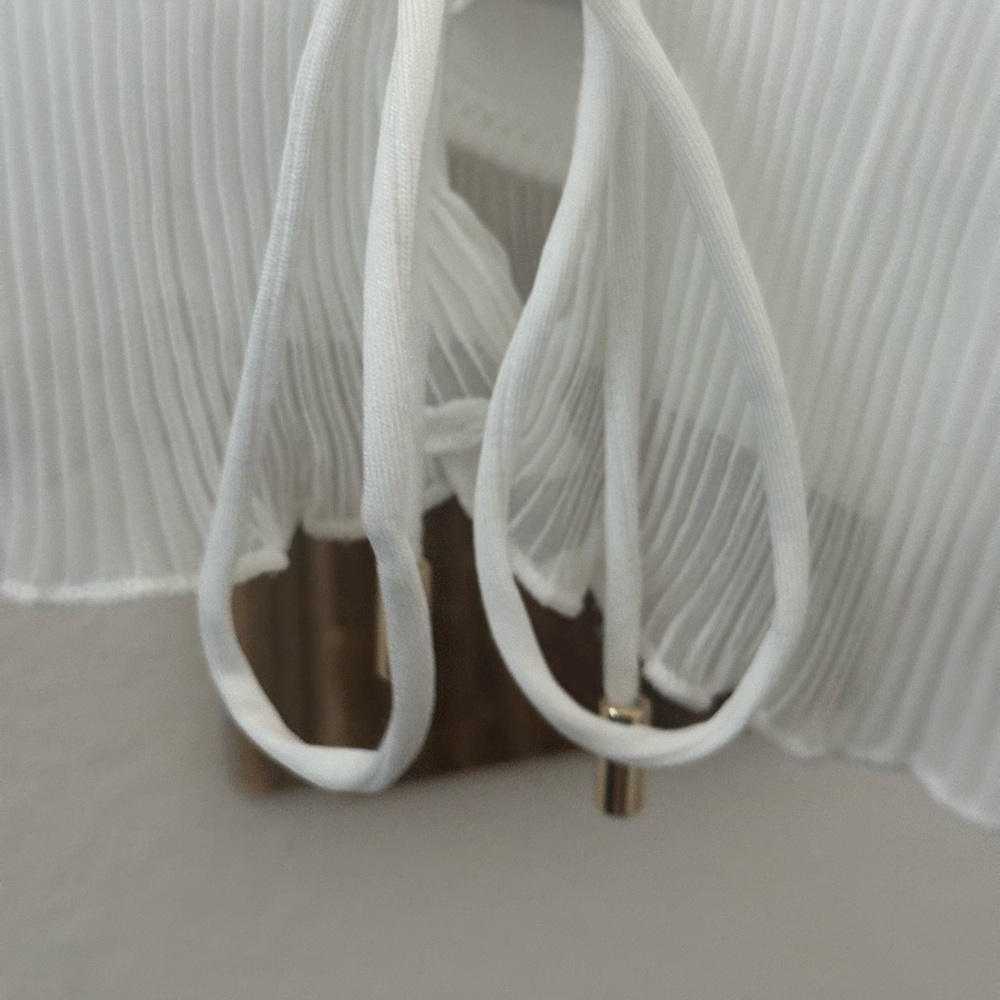 Beginning Boutique Ruffled Sleeves + Texturized Front-Tie Crop Top Metal Aglets - Picture 7 of 8